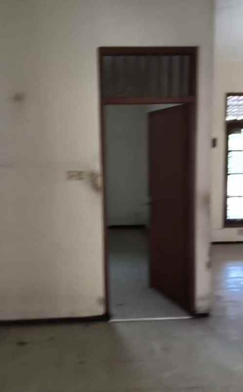 dijual rumah siwalankerto permai
