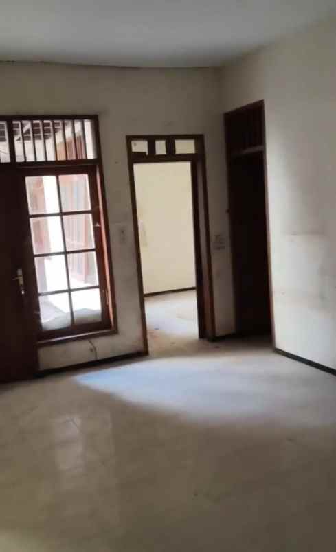 dijual rumah siwalankerto permai