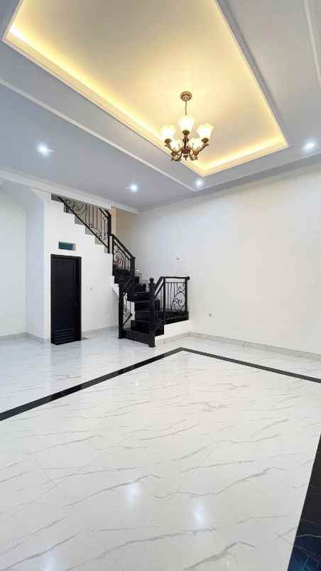 dijual rumah srengseng sawah