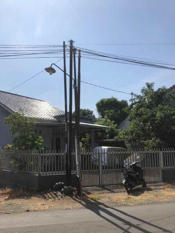 dijual rumah strategis siap huni