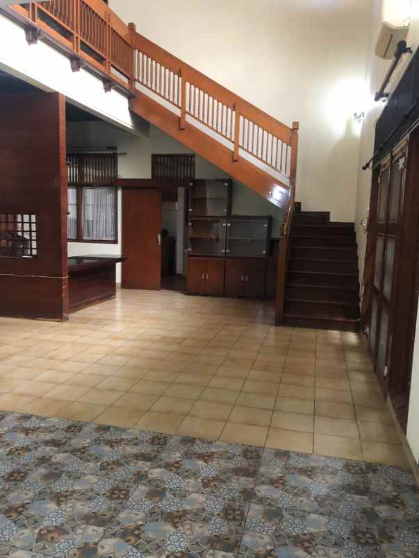 dijual rumah sunter