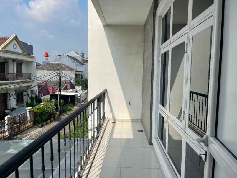 dijual rumah sunter mas