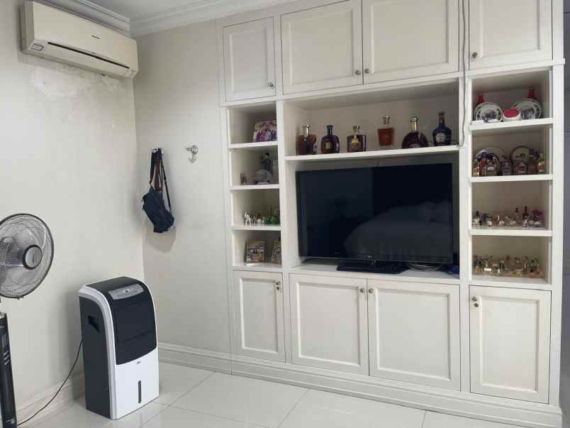 dijual rumah sunter mas