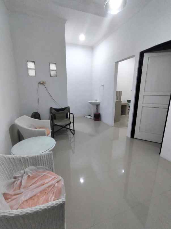 dijual rumah suradita