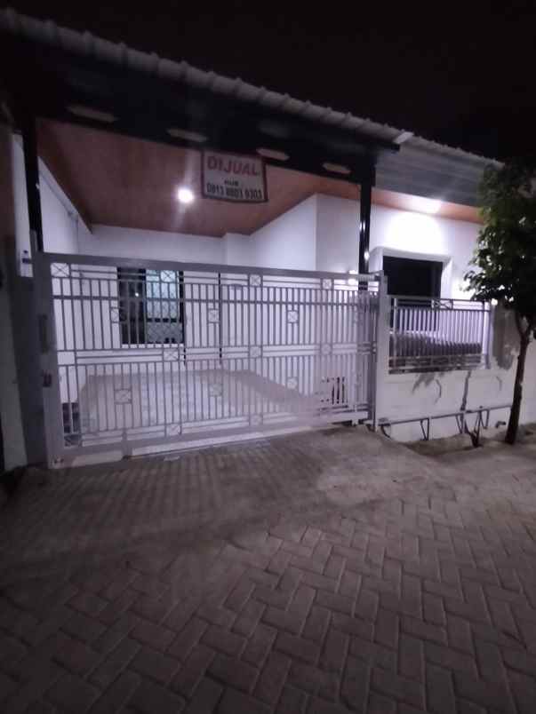 dijual rumah suradita
