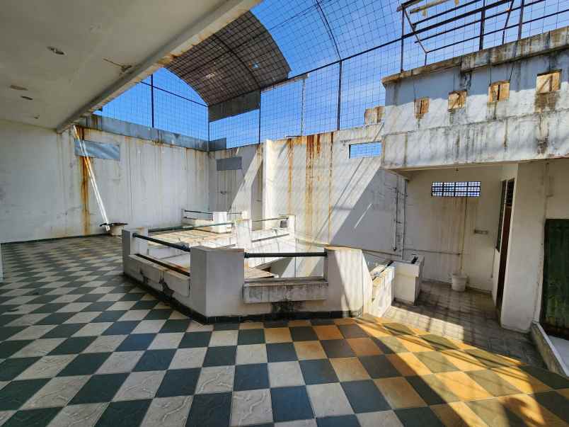 dijual rumah sutorejo