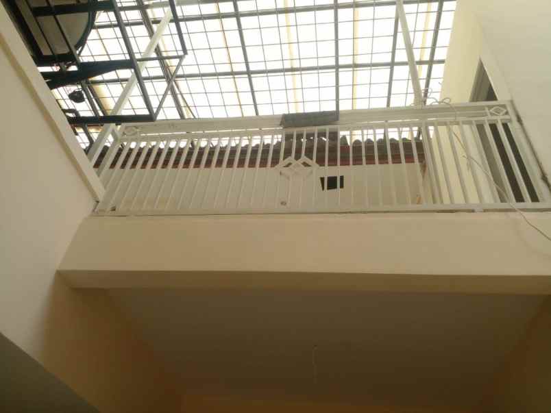 dijual rumah sutorejo utara baru