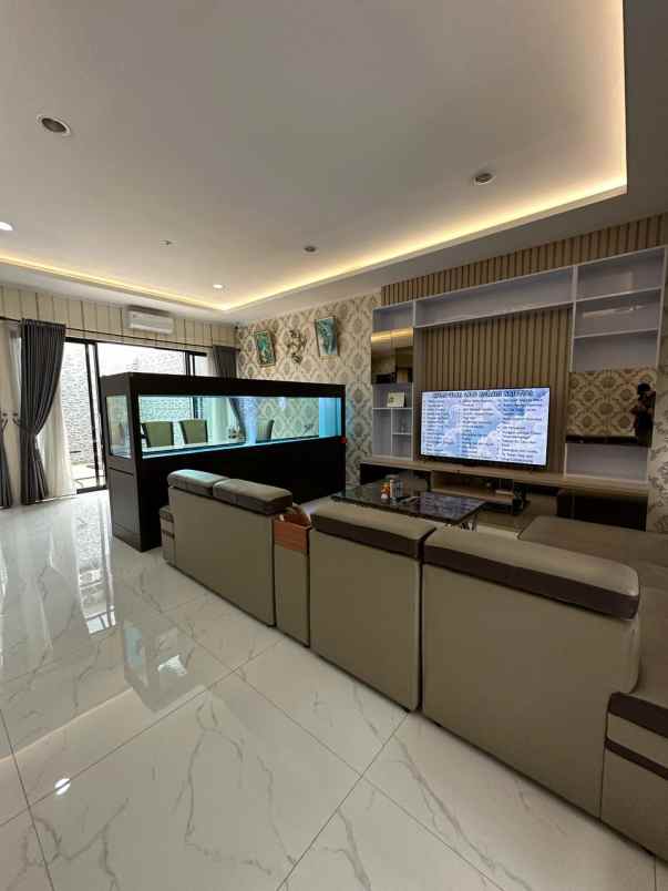 dijual rumah suvarna sutera cluster eldora