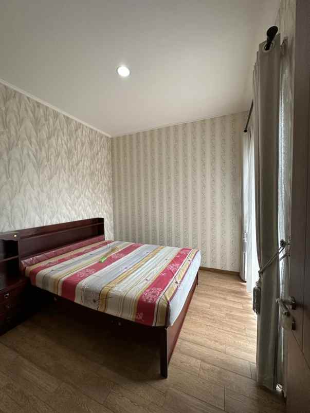 dijual rumah suvarna sutera cluster eldora