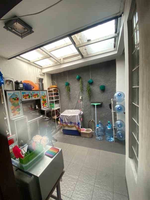 dijual rumah taman buaran indah