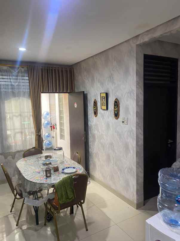 dijual rumah taman buaran indah