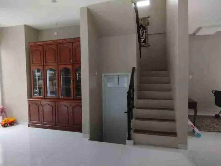 dijual rumah taman kenari nusantara cibubur