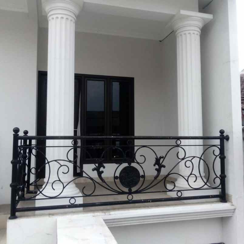 dijual rumah taman malaka pondok kelapa