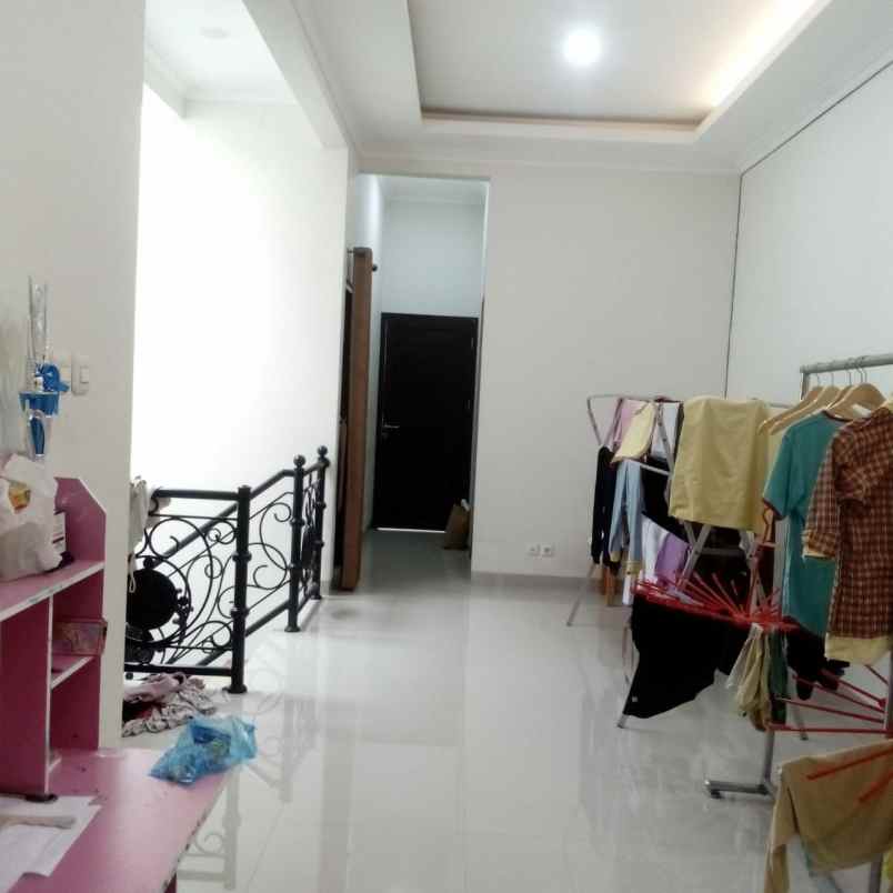 dijual rumah taman malaka pondok kelapa