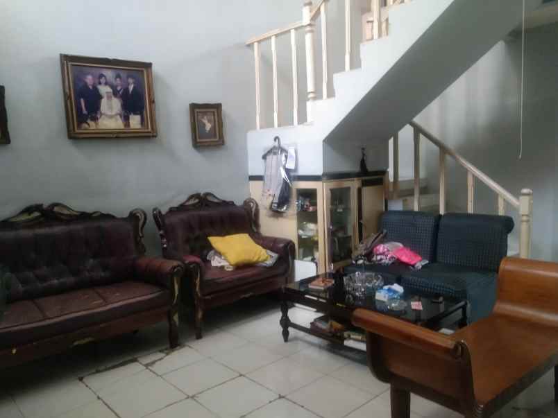 dijual rumah taman modern