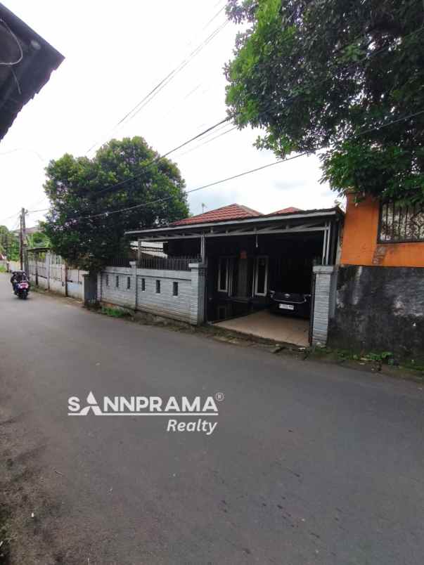 dijual rumah tanah baru