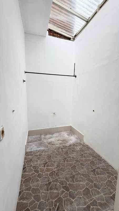 dijual rumah tasikmadu
