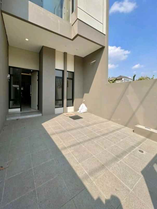 dijual rumah tenggilis mejoyo