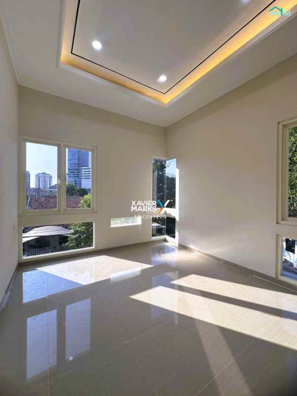 dijual rumah tenggilis tengah