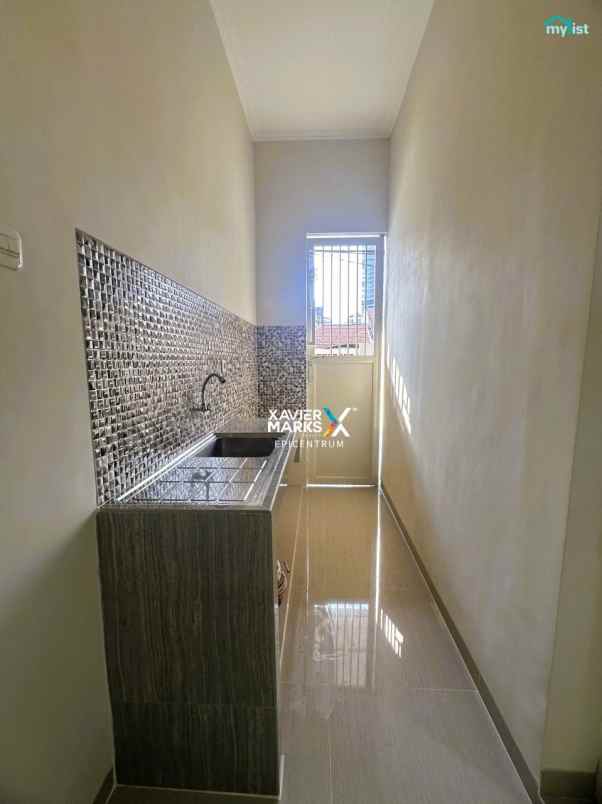 dijual rumah tenggilis tengah