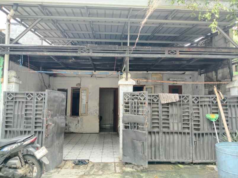 dijual rumah tinggal di wisma mas 2