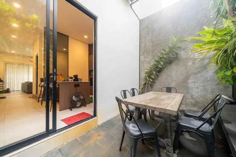 dijual rumah u ville bintaro