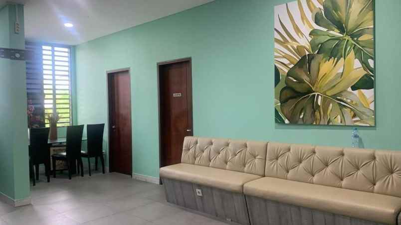 dijual rumah usaha bukit barisan surabaya