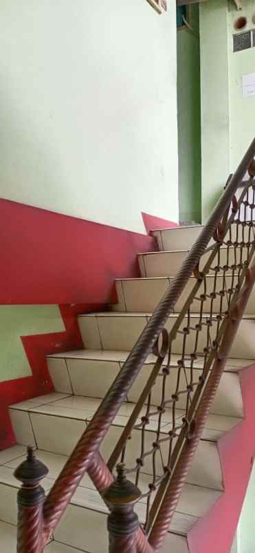 dijual rumah utang kayu