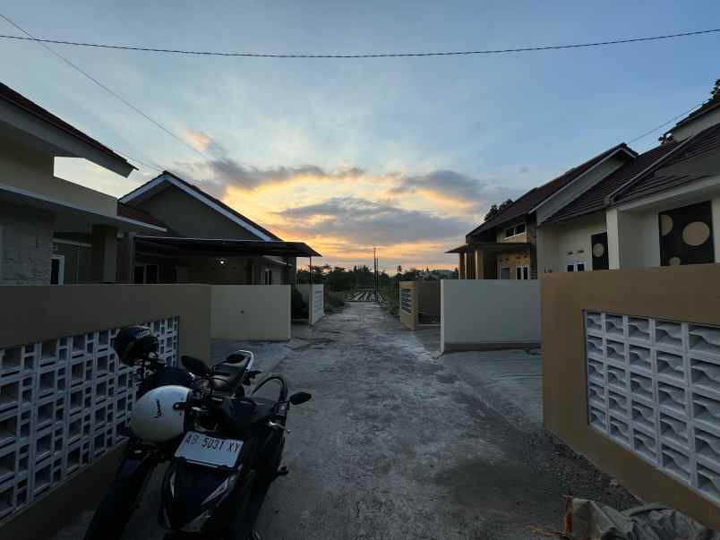 dijual rumah utara pasar godean