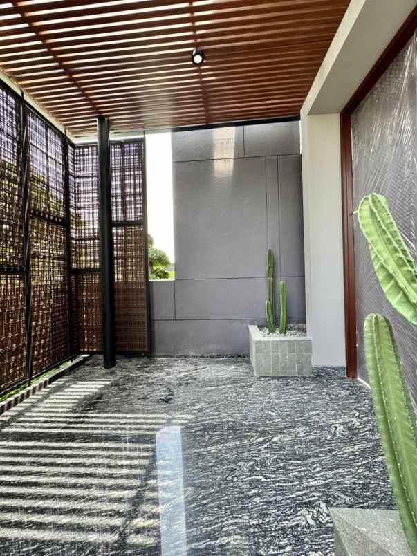 dijual rumah waterfront citraland