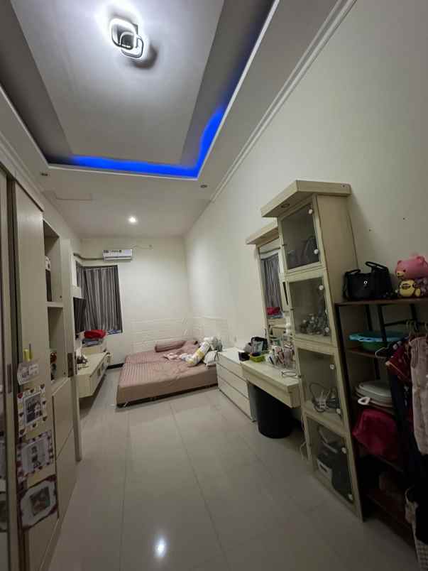 dijual rumah wisma lidah kulon