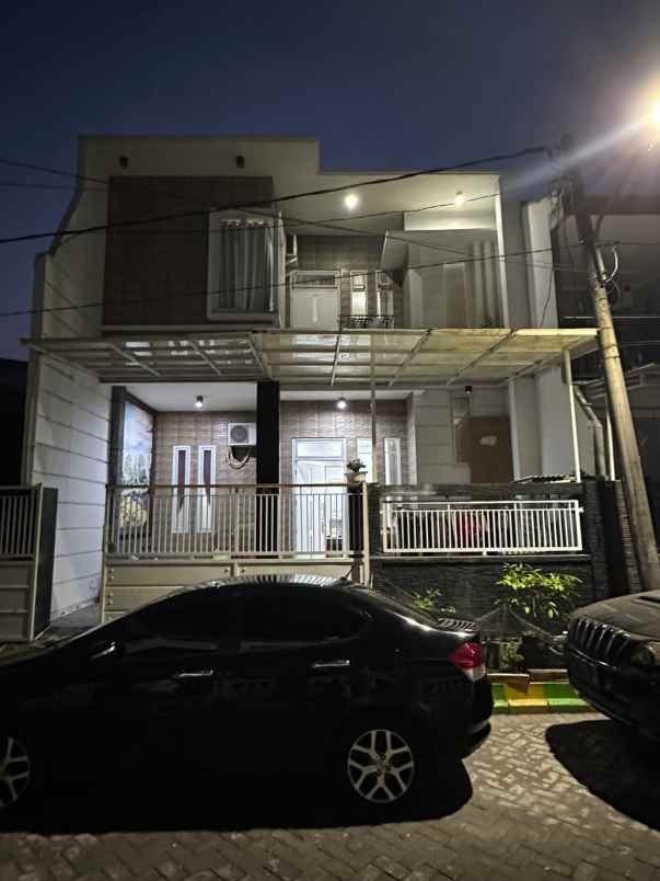 dijual rumah wisma lidah kulon
