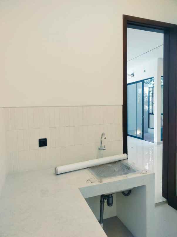 dijual rumah woodland citraland