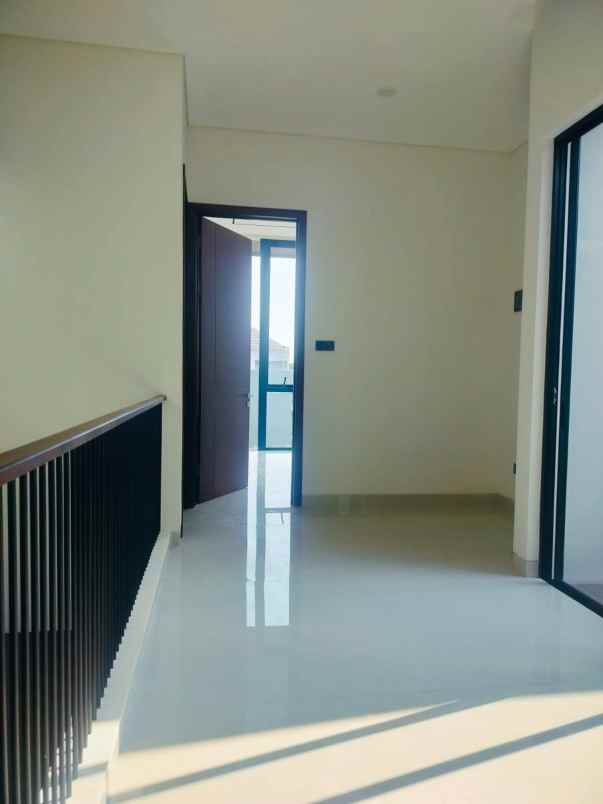 dijual rumah woodland citraland