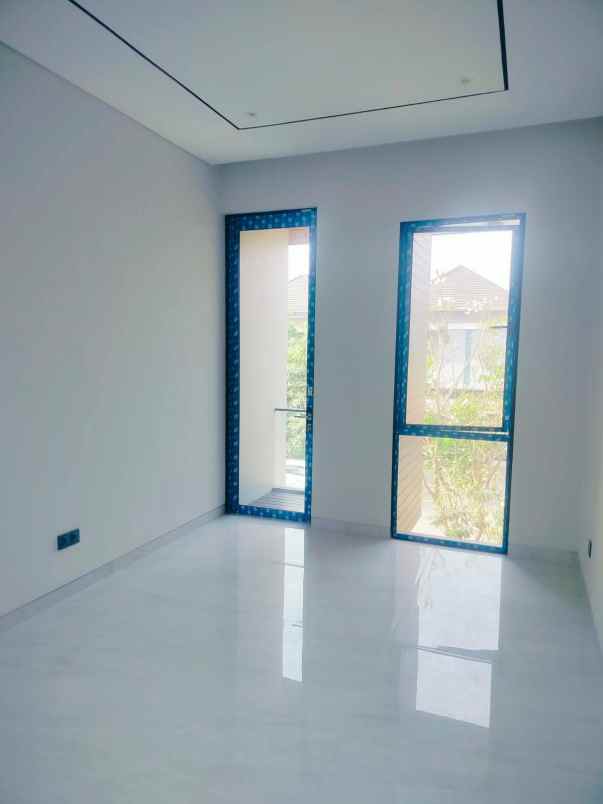 dijual rumah woodland citraland