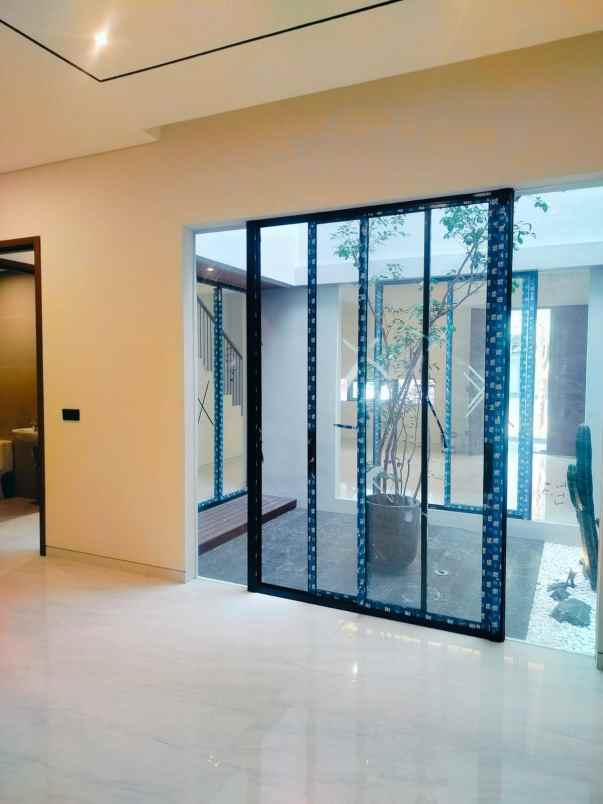 dijual rumah woodland citraland