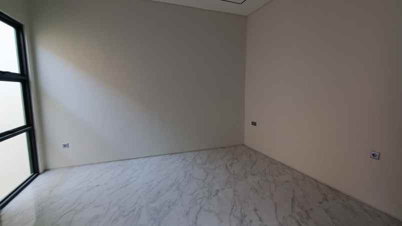 dijual rumah woodland citraland surabaya