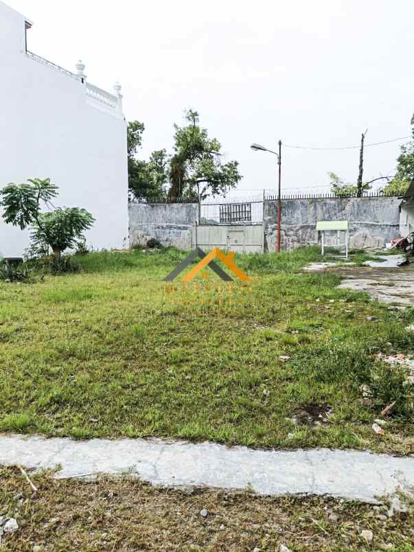 dijual tanah komplek taman polonia