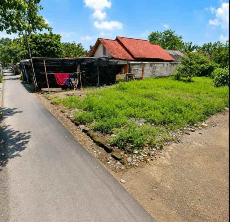 dijual tanah seyegan
