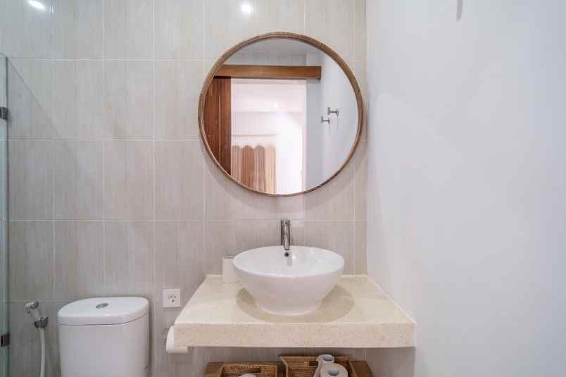 dijual villa jalan taman kebo iwa