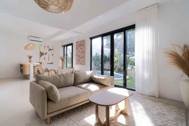 dijual villa jalan taman kebo iwa