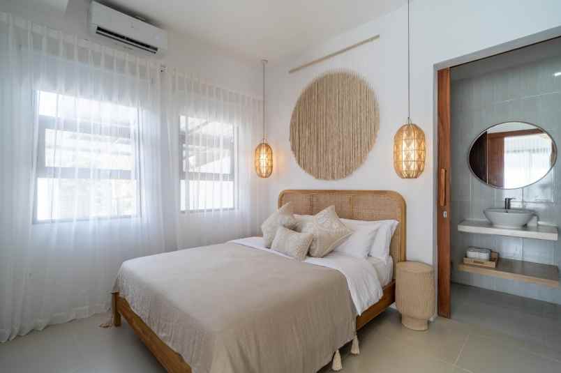 dijual villa jalan taman kebo iwa