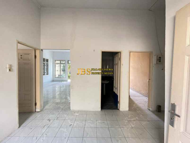 dijual villa komplek cemara hijau