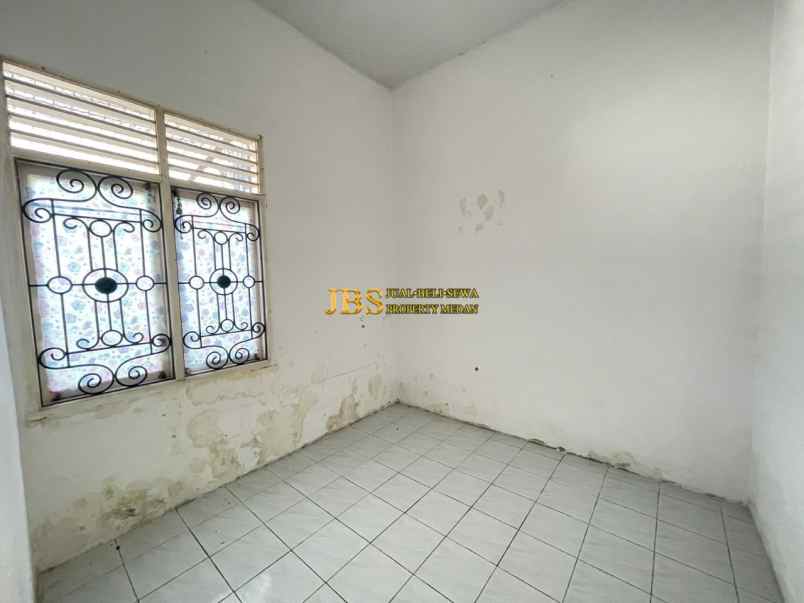 dijual villa komplek cemara hijau