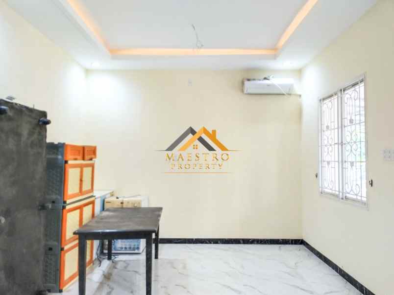 dijual villa komplek citra garden