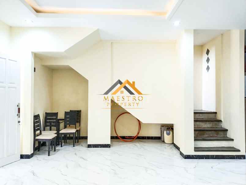 dijual villa komplek citra garden