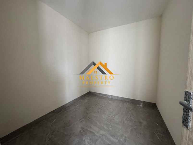 dijual villa komplek katamso palace