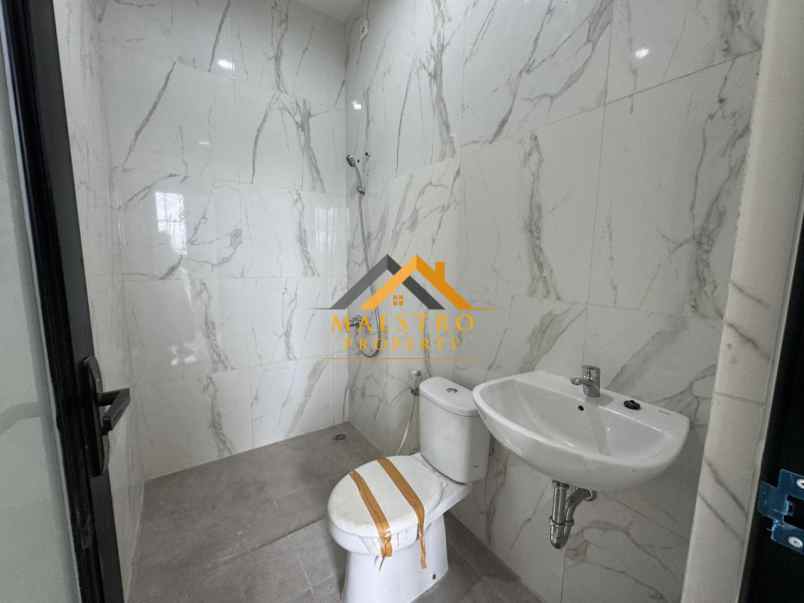 dijual villa komplek katamso palace