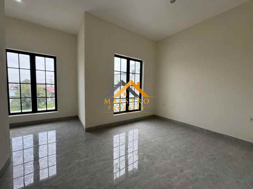 dijual villa komplek katamso palace