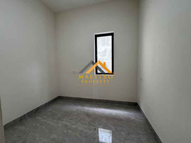 dijual villa komplek katamso palace